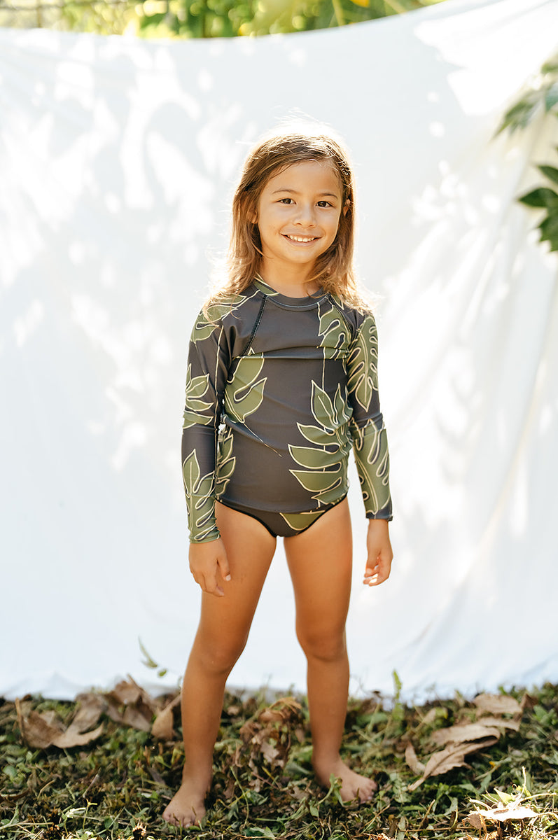 UNISEX UPF 50+ RECYCLED PLASTIC RELAXED FIT RASH GUARD