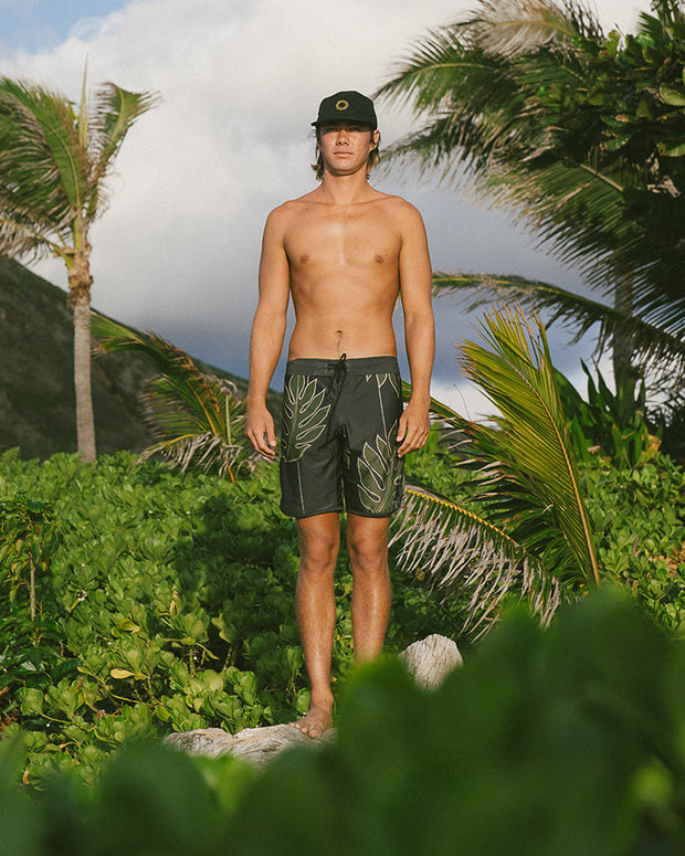 The Mākua Boardshorts | Mens Quick-Drying Durable Surf Shorts Made from Regenerated Ocean Waste | Ulūlu ʻEleʻele