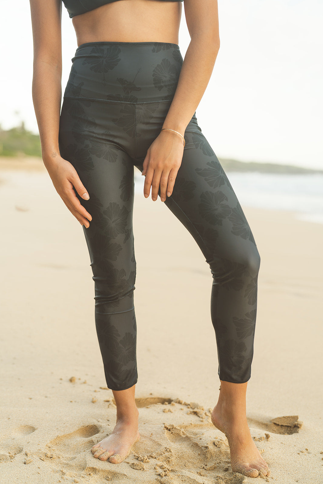 The Kahiau Leggings | Quick-Dry Performance & Warmth | Sculpting Double Waist-Band Compression That Molds to Your Body Over Time | KA PŌ HIWA