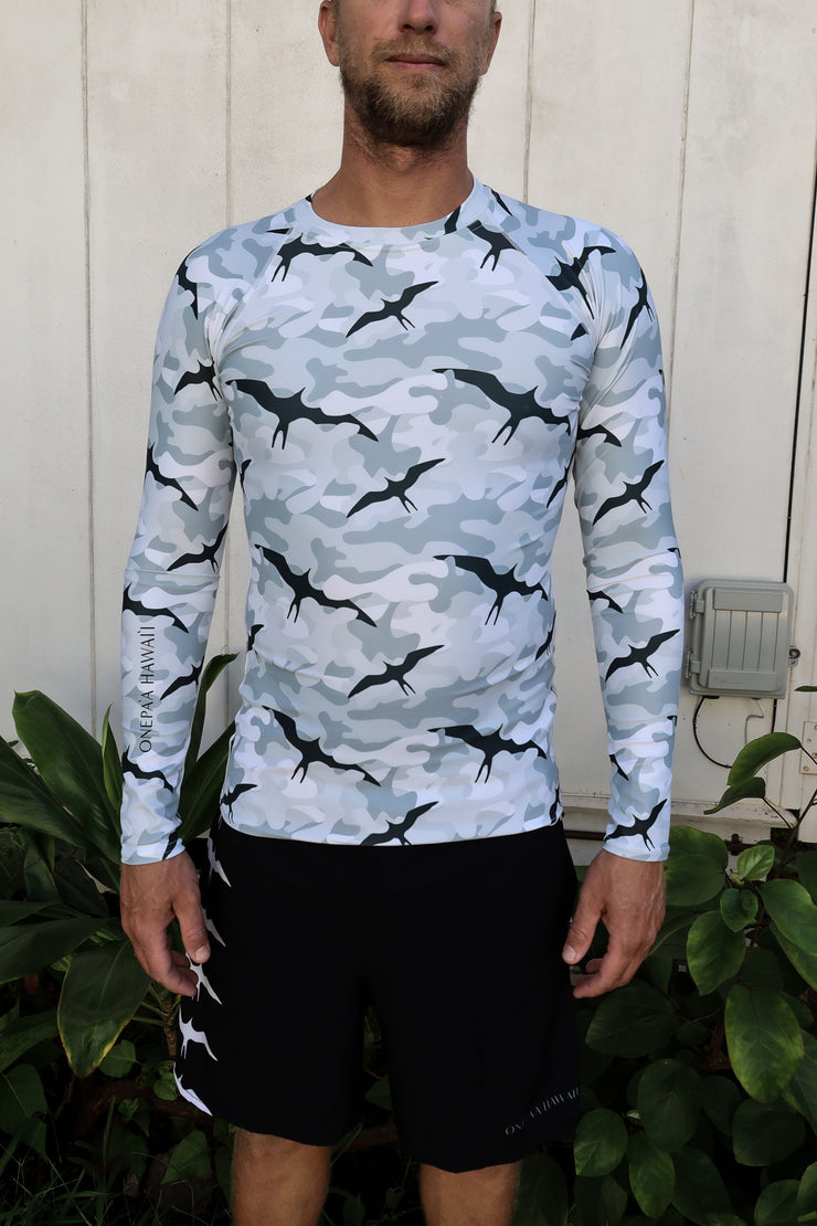 ʻIwa Ao Lole ʻAuʻau, Rash Guard - Kāne Activewear